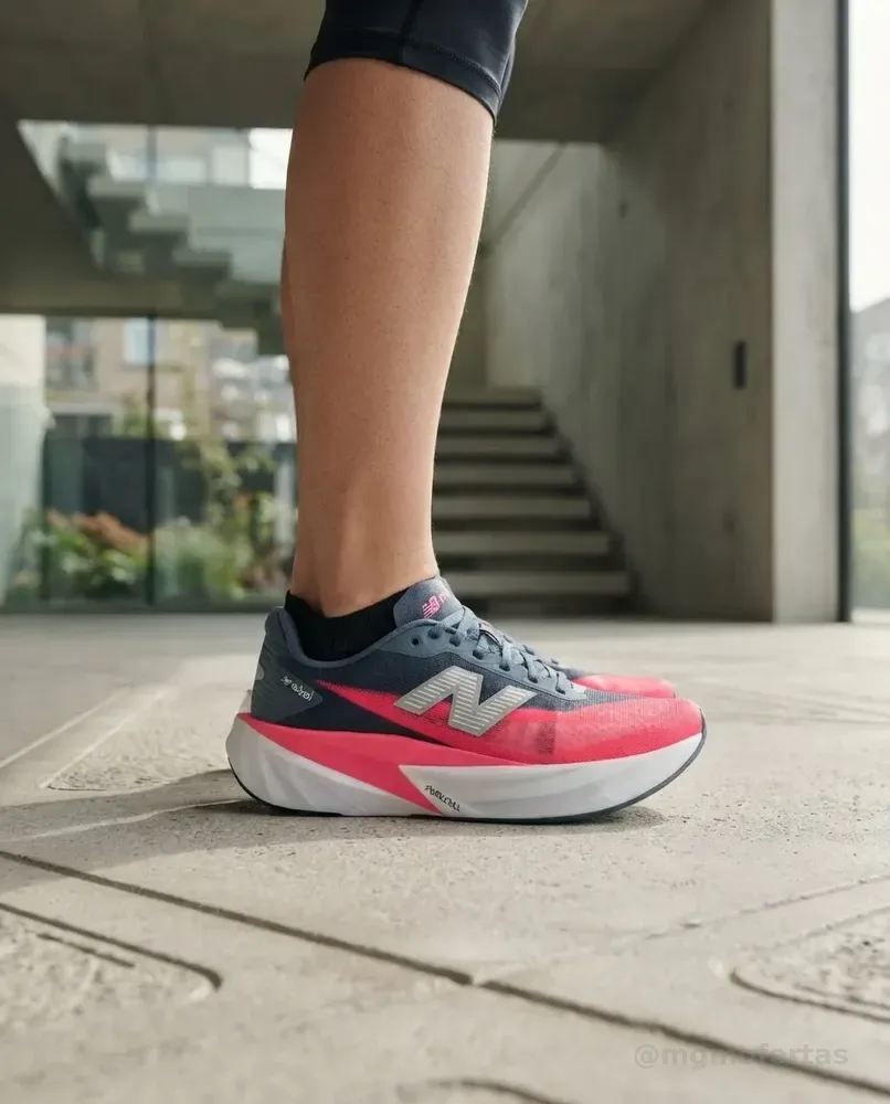 Tenis New Balance Fuelcell Rebel V5 Corrida Performance Marinho/rosa 37 Br