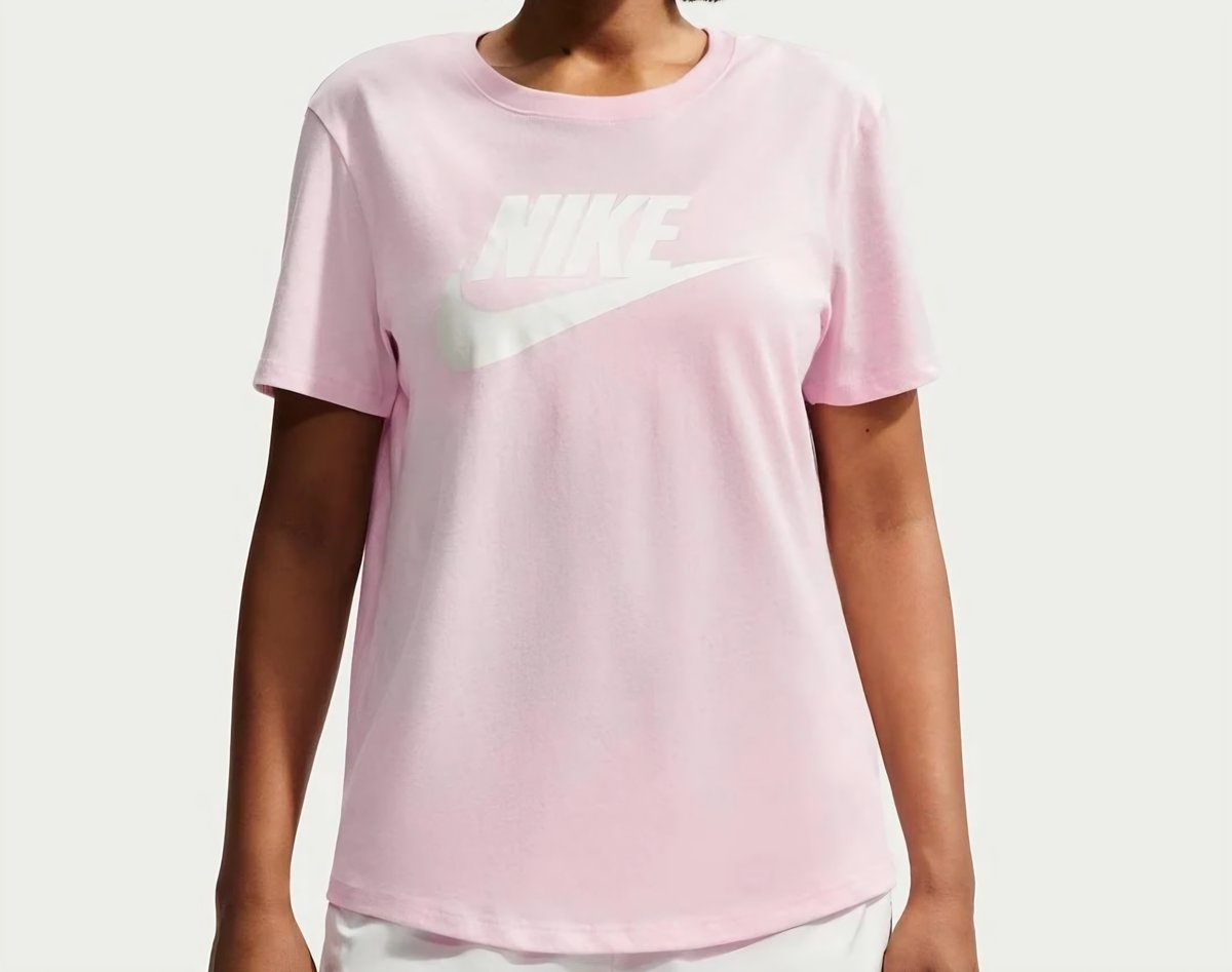 Camiseta Nike Sportswear Essentials Feminina
