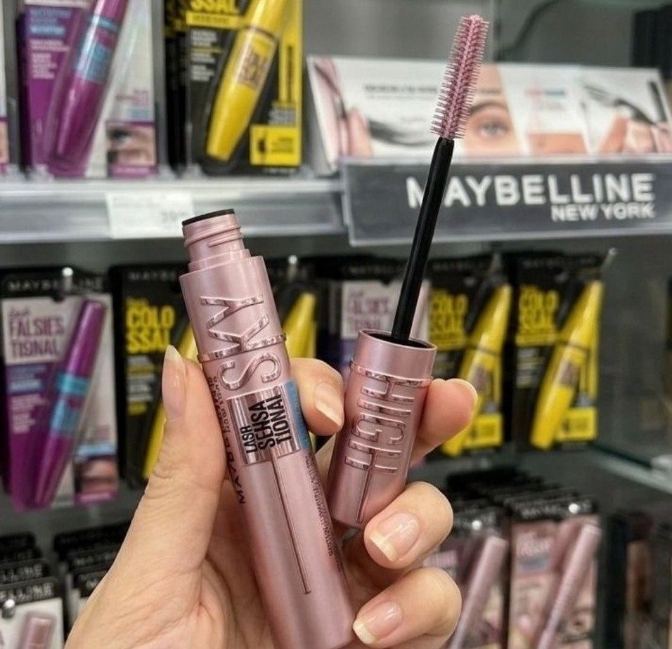 Maybelline NY Lash Sensational Sky High Máscara de Cílios Lavável, Escova Flexível, Alongamento Sem Limites com Extrato de Bambu e Fibras, Impacto de Todos os Ângulos, Preto 7,2ml